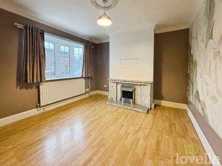 2 bedroom Semi-detached house for sale in Rowland Road, Scunthorpe, DN16