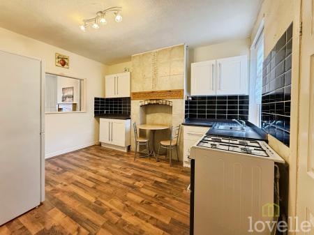 3 bedroom Terraced House for sale in Rectory Avenue, Gainsborough, DN21