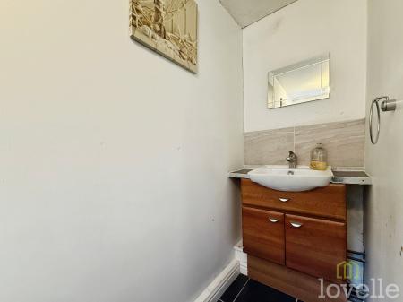 3 bedroom Terraced House for sale in Rectory Avenue, Gainsborough, DN21