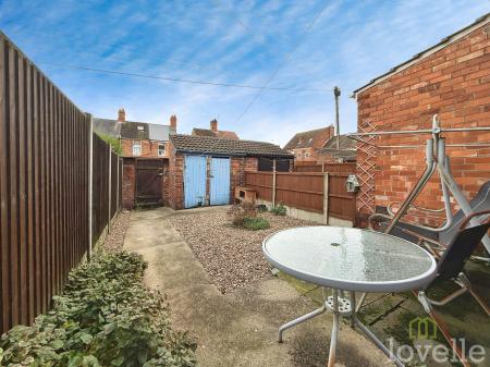 3 bedroom Terraced House for sale in Rectory Avenue, Gainsborough, DN21