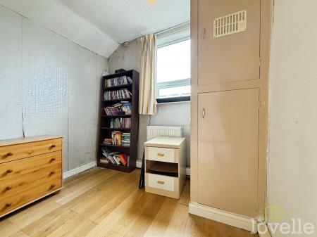 3 bedroom Terraced House for sale in Rectory Avenue, Gainsborough, DN21