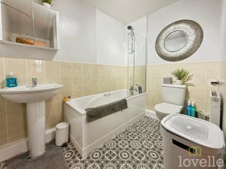 2 bedroom Apartment for sale in Adlington Mews, Gainsborough, DN21