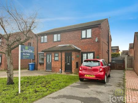 2 bedroom Semi-detached house for sale in The Pines, Gainsborough, DN21