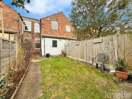 2 bedroom Terraced House for sale in Rectory Avenue, Gainsborough, DN21