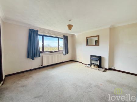 2 bedroom Flat for sale in Warren Close, Gainsborough, DN21