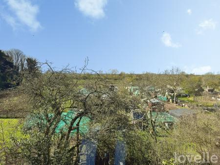 2 bedroom Flat for sale in Warren Close, Gainsborough, DN21