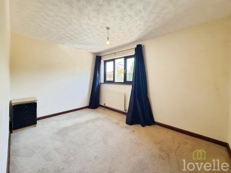 2 bedroom Flat for sale in Warren Close, Gainsborough, DN21