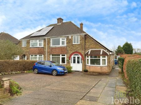 3 bedroom Semi-detached house for sale in Middlefield Lane, Gainsborough, DN21