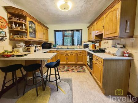 2 bedroom Detached bungalow for sale in Poplar Lane, Corringham, DN21