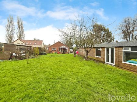 2 bedroom Detached bungalow for sale in Poplar Lane, Corringham, DN21