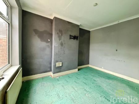 2 bedroom Semi-detached house for sale in Cecil Street, Gainsborough, DN21