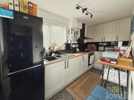 2 bedroom Terraced House for sale in Laurel Close, Gainsborough, DN21