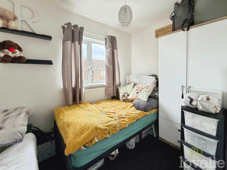 2 bedroom Terraced House for sale in Laurel Close, Gainsborough, DN21