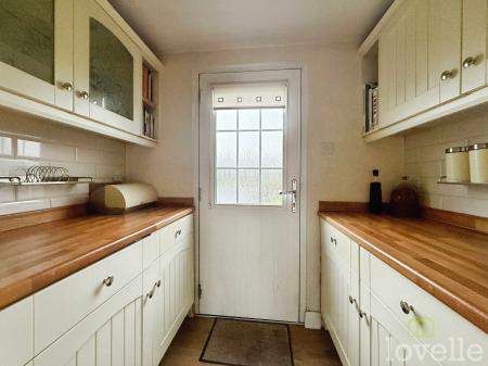 2 bedroom Terraced House for sale in Fountain Hill, Walkeringham, DN10