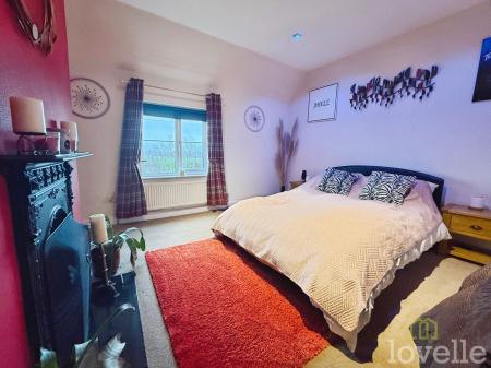 2 bedroom Terraced House for sale in Fountain Hill, Walkeringham, DN10