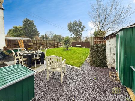 2 bedroom Terraced House for sale in Fountain Hill, Walkeringham, DN10