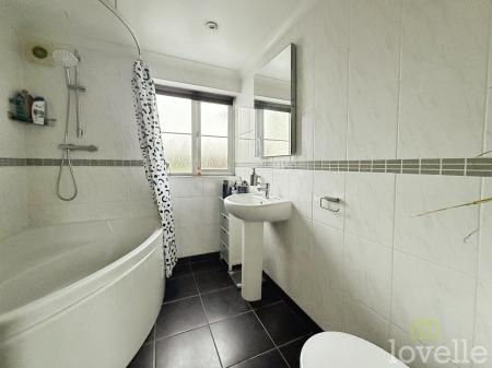 2 bedroom Terraced House for sale in Fountain Hill, Walkeringham, DN10