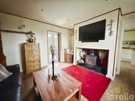 2 bedroom Terraced House for sale in Fountain Hill, Walkeringham, DN10