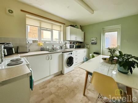 2 bedroom Terraced House for sale in Eastern Avenue, Gainsborough, DN21