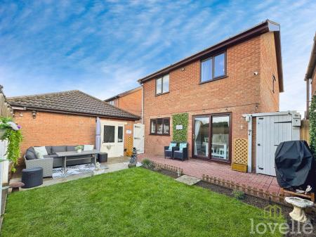 4 bedroom Detached house for sale in Priory Way, Lea, DN21