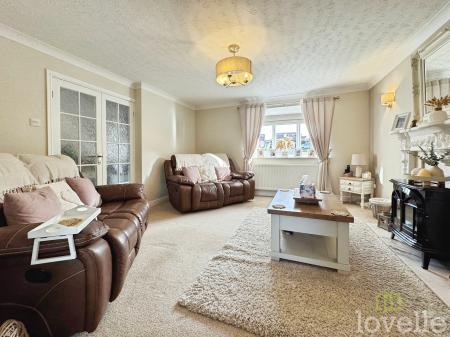 4 bedroom Detached house for sale in Priory Way, Lea, DN21