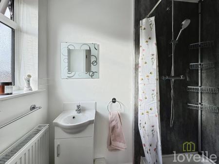 4 bedroom Detached house for sale in Priory Way, Lea, DN21
