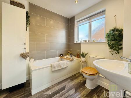 4 bedroom Detached house for sale in Priory Way, Lea, DN21