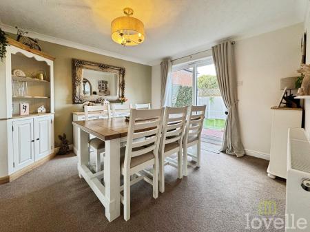 4 bedroom Detached house for sale in Priory Way, Lea, DN21