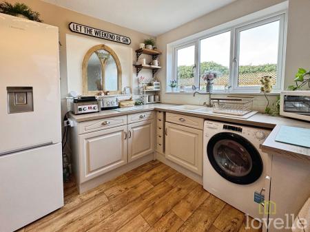 4 bedroom Detached house for sale in Priory Way, Lea, DN21