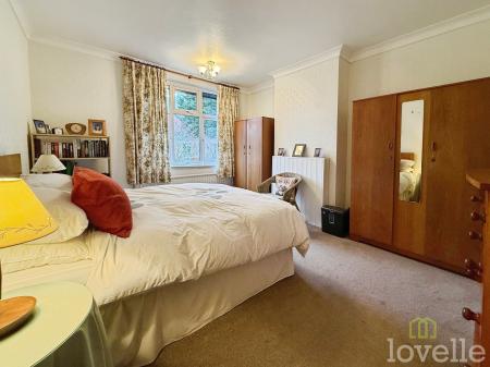 3 bedroom Semi-detached house for sale in Northolme, Gainsborough, DN21