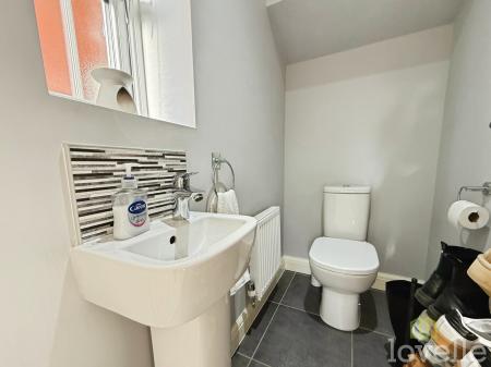 2 bedroom Semi-detached house for sale in Bob Rainsforth Way, Gainsborough, DN21