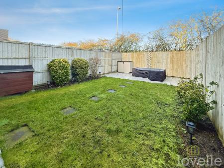 2 bedroom Semi-detached house for sale in Bob Rainsforth Way, Gainsborough, DN21