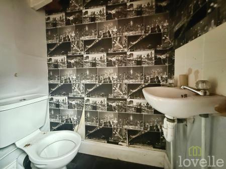 2 bedroom Terraced House for sale in Darwin Street, Gainsborough, DN21