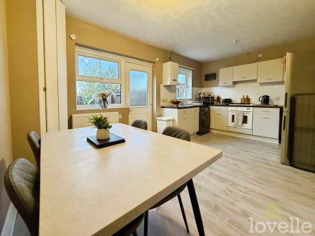 3 bedroom Terraced House for sale in Rectory Lea, Fillingham, DN21