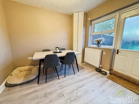 3 bedroom Terraced House for sale in Rectory Lea, Fillingham, DN21