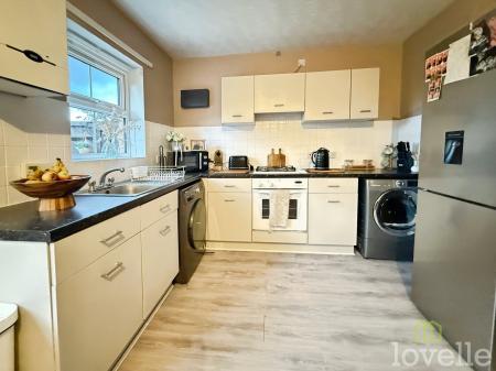 3 bedroom Terraced House for sale in Rectory Lea, Fillingham, DN21