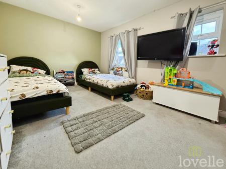 3 bedroom Terraced House for sale in Rectory Lea, Fillingham, DN21