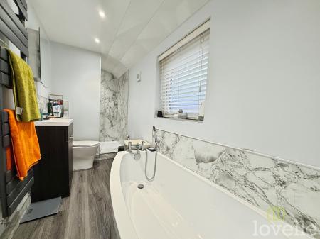 3 bedroom Semi-detached house for sale in Balfour Street, Gainsborough, DN21