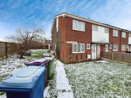 3 bedroom Semi-detached house for sale in Risehome Road, Gainsborough, DN21