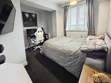 5 bedroom Semi-detached house for sale in Middlefield Lane, Gainsborough, DN21