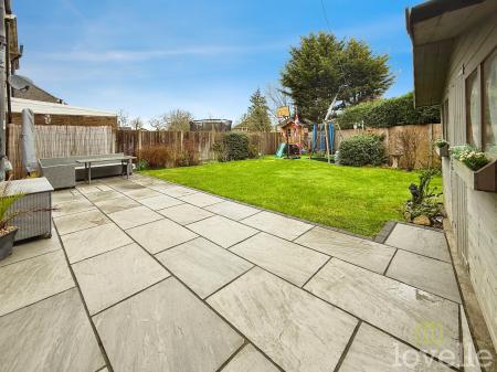 5 bedroom Semi-detached house for sale in Middlefield Lane, Gainsborough, DN21