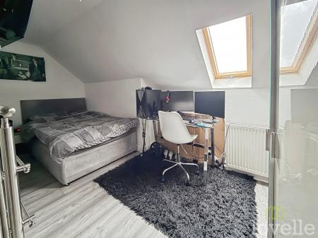 5 bedroom Semi-detached house for sale in Middlefield Lane, Gainsborough, DN21