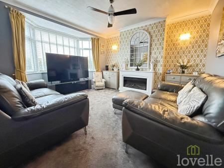 5 bedroom Semi-detached house for sale in Middlefield Lane, Gainsborough, DN21