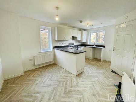 3 bedroom Detached house to let in St Georges Close, Gainsborough, DN21