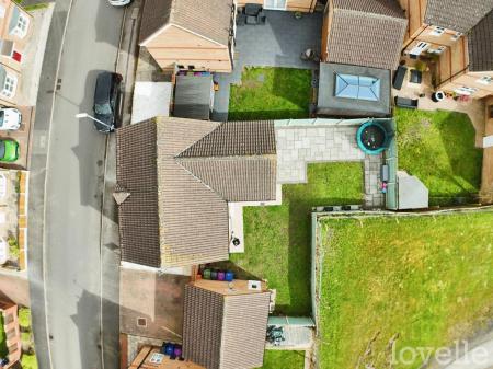 4 bedroom Detached house for sale in Heron Drive, Gainsborough, DN21