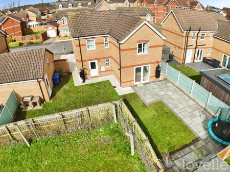 4 bedroom Detached house for sale in Heron Drive, Gainsborough, DN21