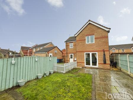4 bedroom Detached house for sale in Heron Drive, Gainsborough, DN21