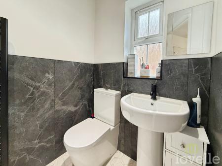 4 bedroom Detached house for sale in Heron Drive, Gainsborough, DN21