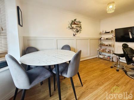 4 bedroom Detached house for sale in Heron Drive, Gainsborough, DN21