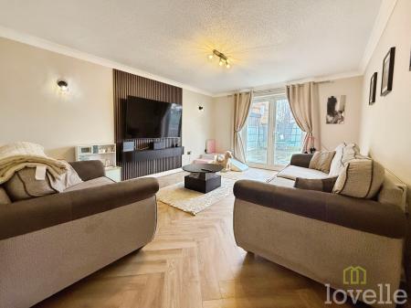 4 bedroom Detached house for sale in Heron Drive, Gainsborough, DN21